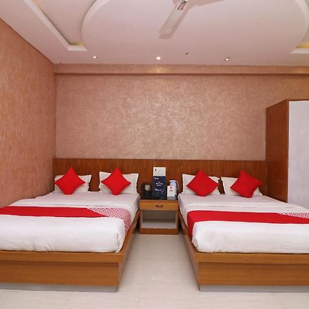 Hotel O G K Palace Bodhgaya Bagian luar foto