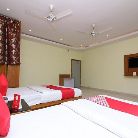 Hotel O G K Palace Bodhgaya Bagian luar foto