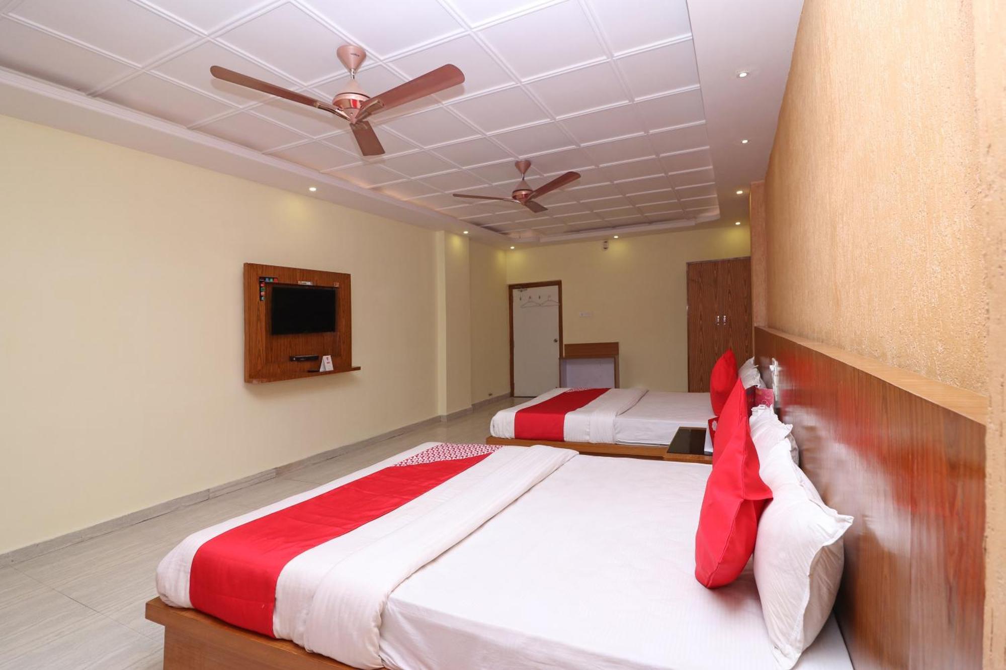 Hotel O G K Palace Bodhgaya Bagian luar foto