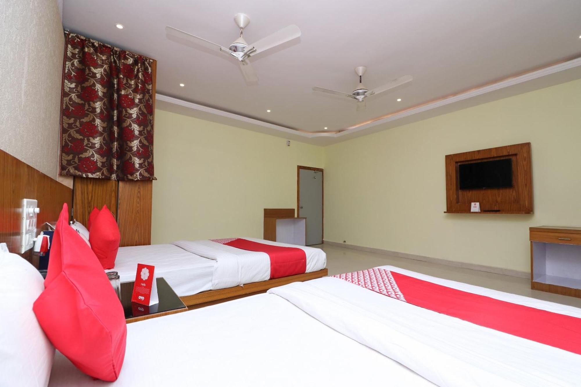 Hotel O G K Palace Bodhgaya Bagian luar foto