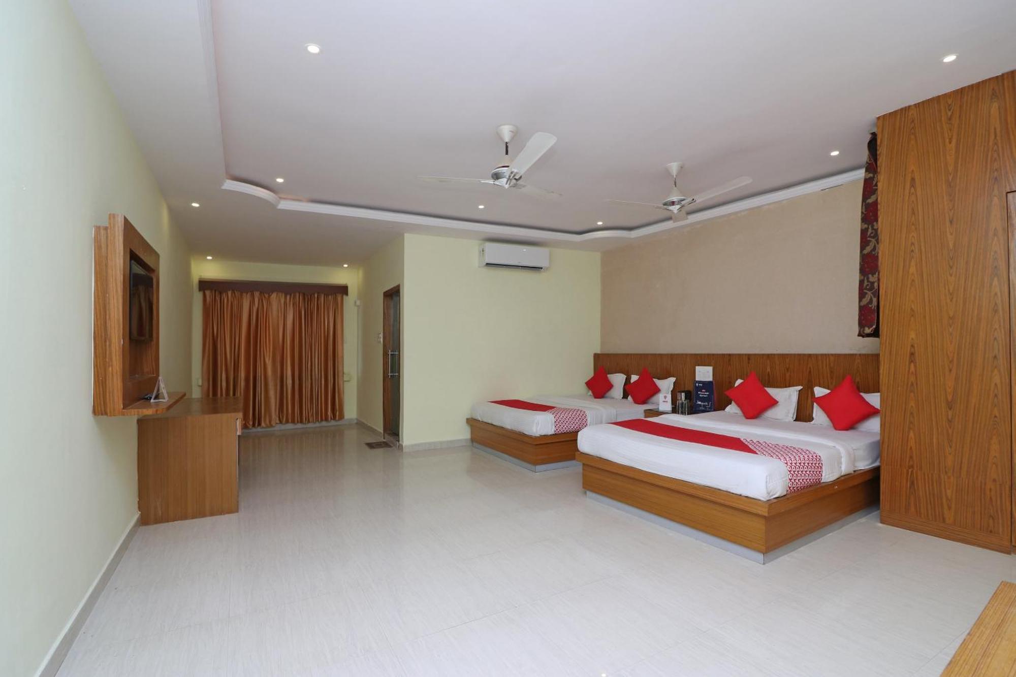 Hotel O G K Palace Bodhgaya Bagian luar foto