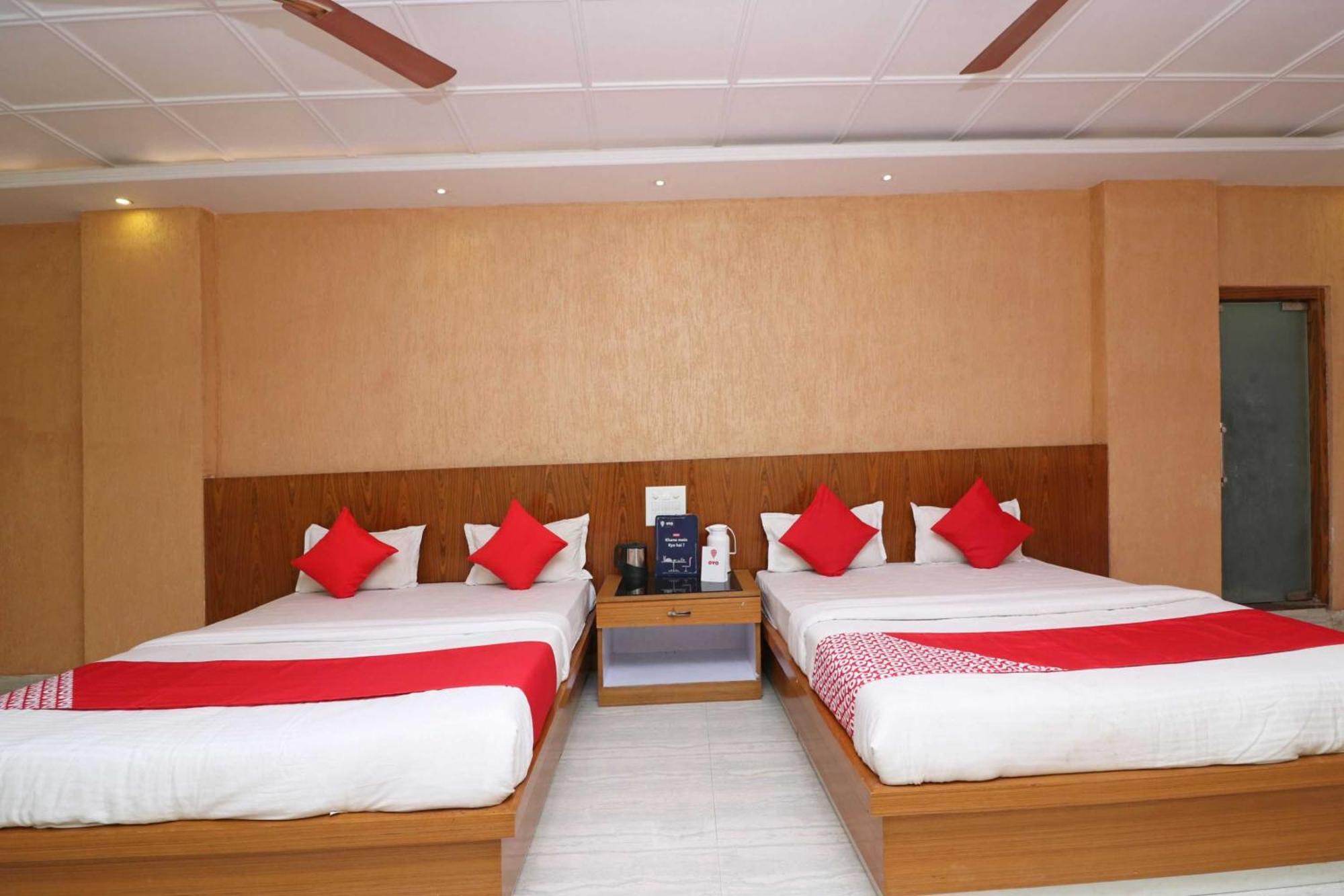 Hotel O G K Palace Bodhgaya Bagian luar foto